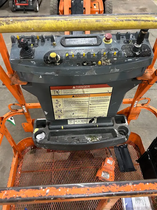 2017 JLG E400AJPN Articulating Boom Lift