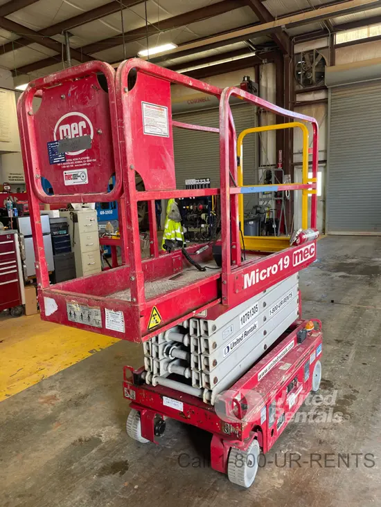 2018 MEC MICRO 19 Scissor Lift