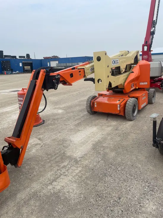 2017 JLG E400AJPN Articulating Boom Lift