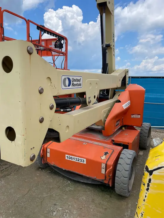 2017 JLG E450AJ Articulating Boom Lift