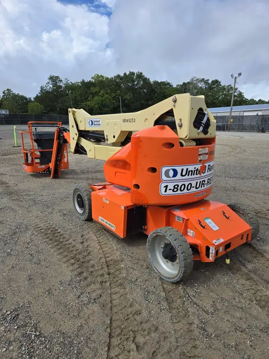 2017 JLG E400AJPN Articulating Boom Lift
