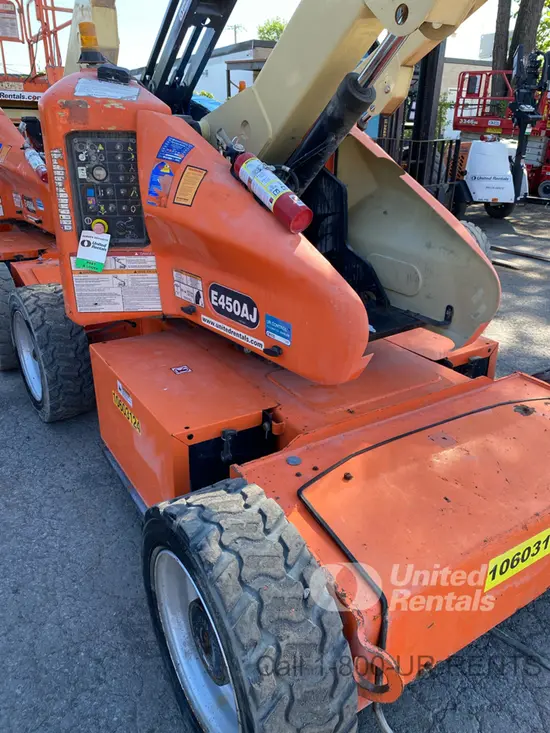 2017 JLG E450AJ Articulating Boom Lift