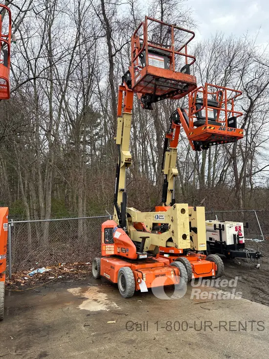 2012 JLG E400AJPN Articulating Boom Lift