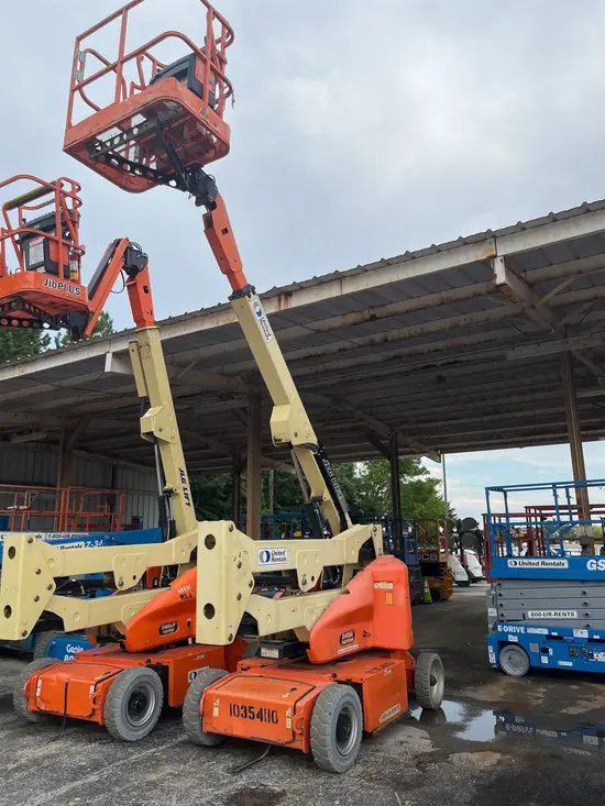 2015 JLG E400AN Articulating Boom Lift