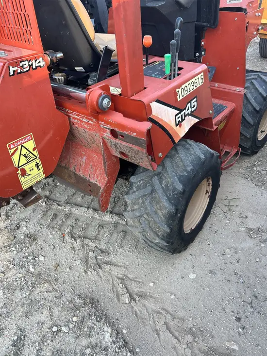 2019 Ditch Witch RT45 Trencher
