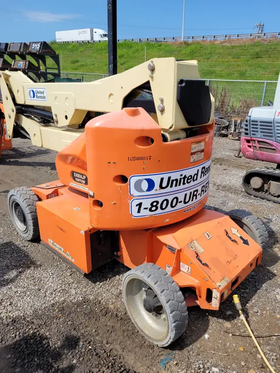 2017 JLG E400AJPN Articulating Boom Lift
