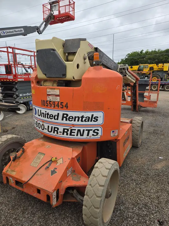 2017 JLG E450AJ Articulating Boom Lift