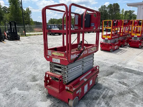 2019 MEC MICRO 19 Scissor Lift