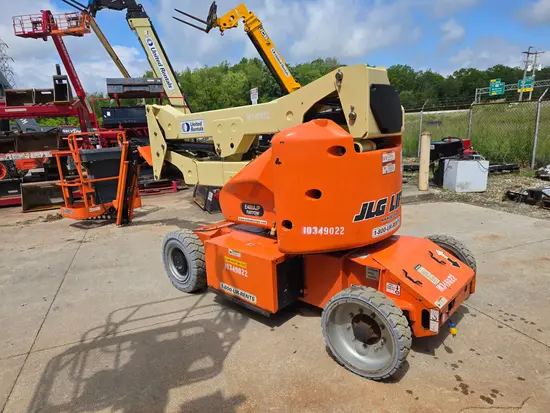 2015 JLG E400AJPN Articulating Boom Lift