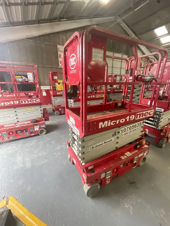 2018 MEC MICRO 19 Scissor Lift