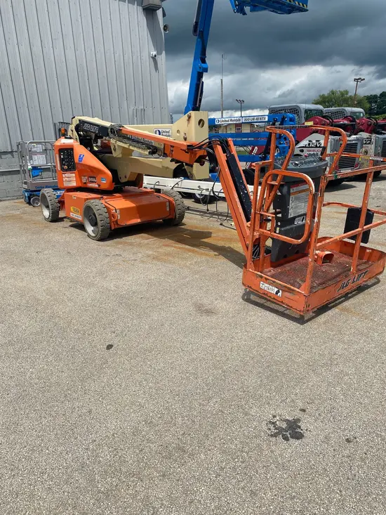 2017 JLG E450AJ Articulating Boom Lift