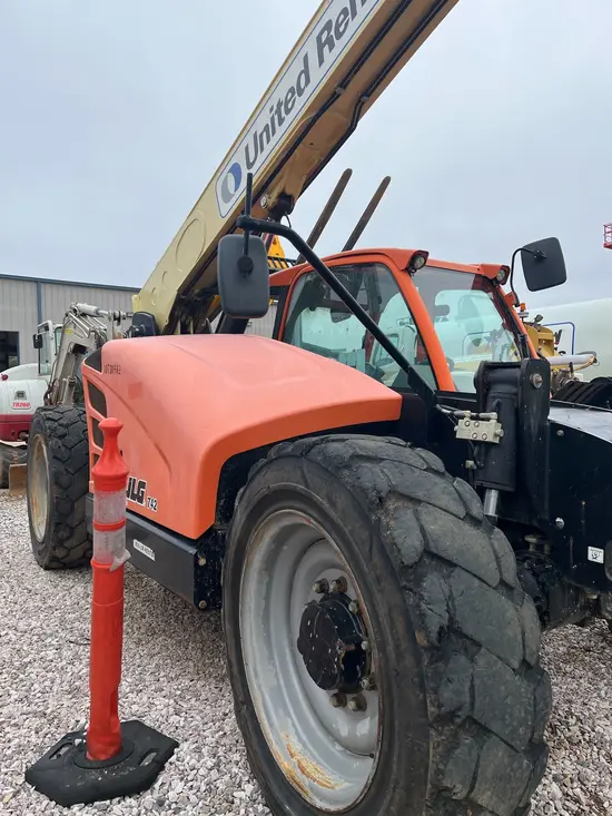 2018 JLG 742 Forklift