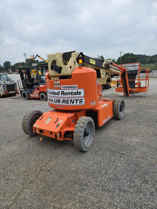 2017 JLG E450AJ Articulating Boom Lift