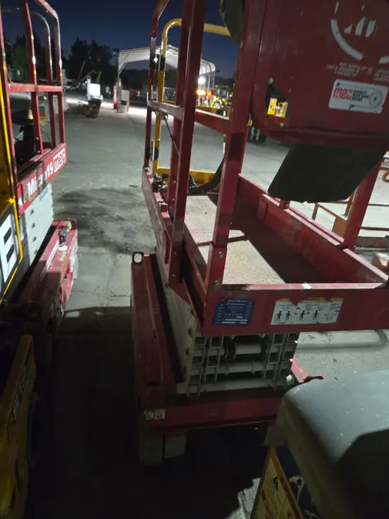 2019 MEC MICRO 19 Scissor Lift
