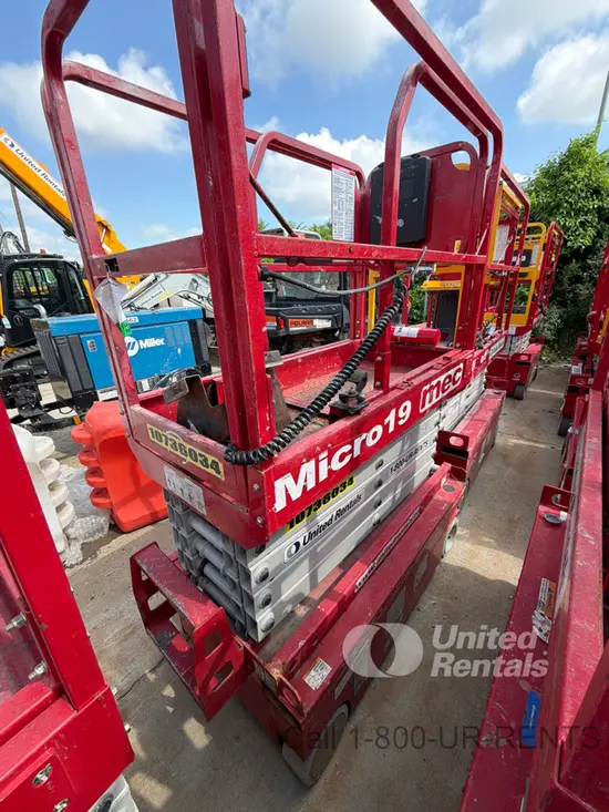 2018 MEC MICRO 19 Scissor Lift
