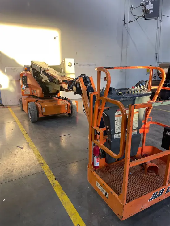 2016 JLG E400AJPN Articulating Boom Lift