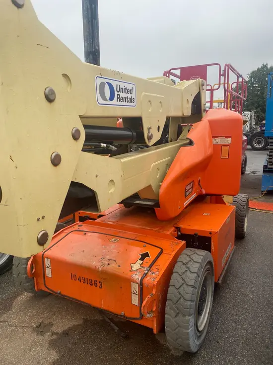 2016 JLG E400AJPN Articulating Boom Lift