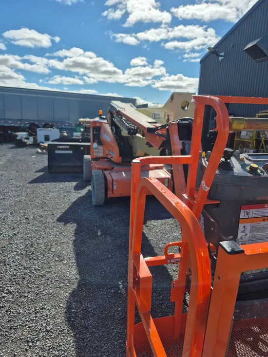 2017 JLG E450AJ Articulating Boom Lift