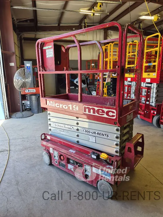 2018 MEC MICRO 19 Scissor Lift