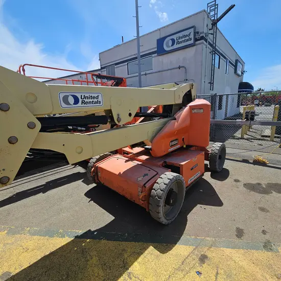 2017 JLG E450AJ Articulating Boom Lift