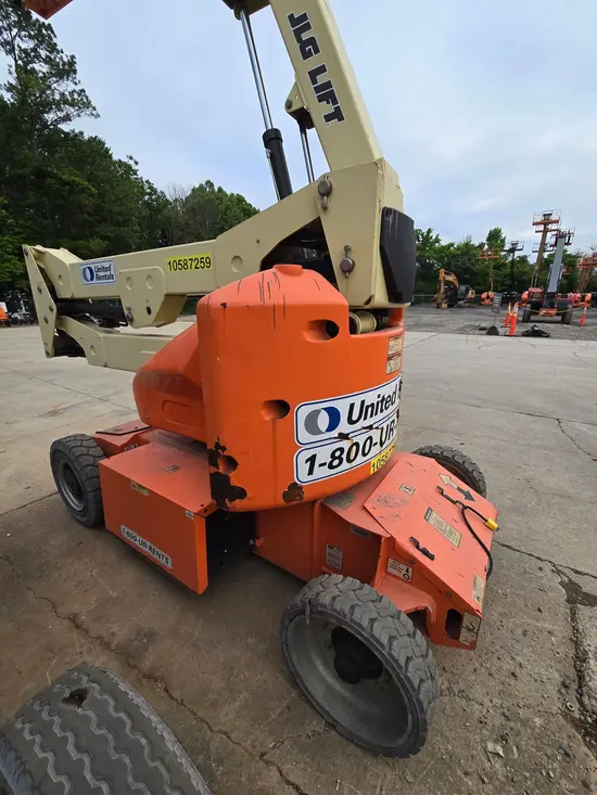2017 JLG E400AJPN Articulating Boom Lift