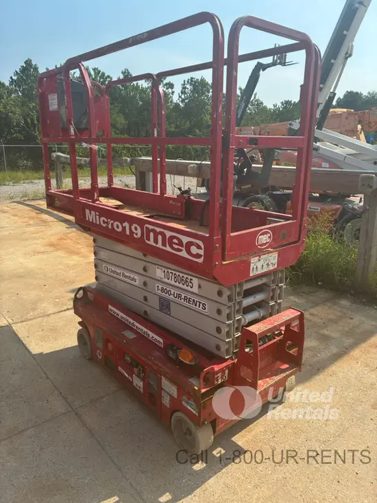 2018 MEC MICRO 19 Scissor Lift