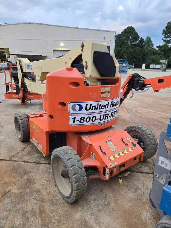 2017 JLG E450AJ Articulating Boom Lift
