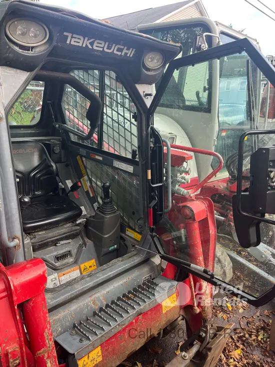 2021 Takeuchi TL6CR Track Loader