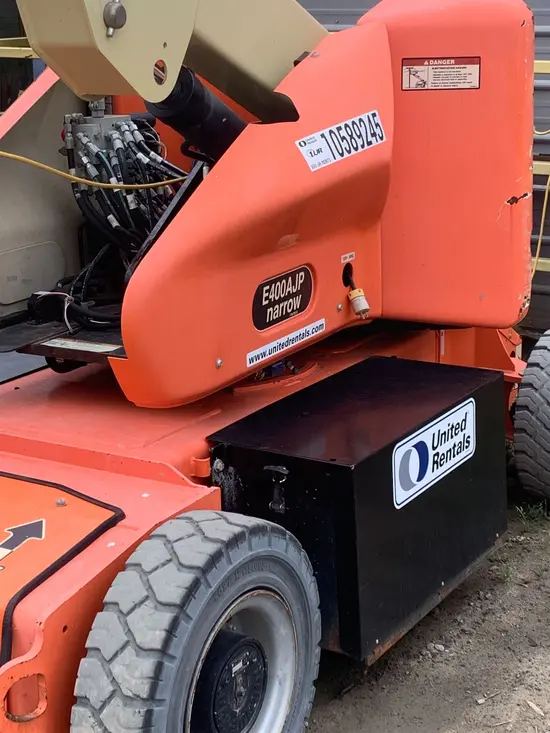 2017 JLG E400AJPN Articulating Boom Lift