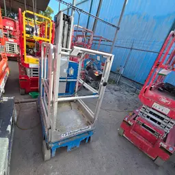 2016 Genie GR-20 Self-Propelled One-Person Lift