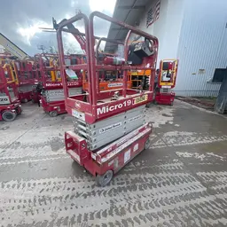 2018 MEC MICRO 19 Scissor Lift