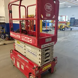 2018 MEC MICRO 19 Scissor Lift