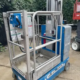 2017 Genie GR-20 Self-Propelled One-Person Lift