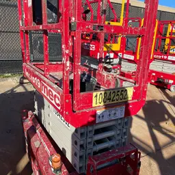 2018 MEC MICRO 19 Scissor Lift