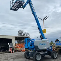 2015 Genie Z-62/40J Articulating Boom Lift