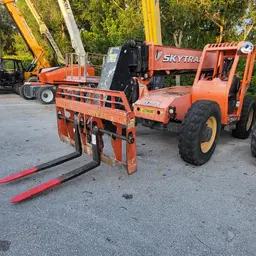 2017 SKYTRAK 6042 Forklift