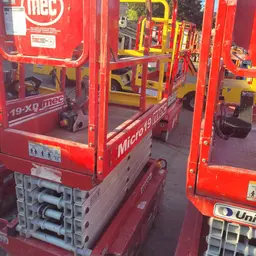 2018 MEC MICRO 19 Scissor Lift