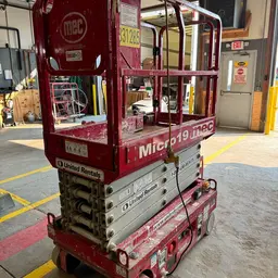 2018 MEC MICRO 19 Scissor Lift