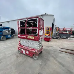 2018 MEC MICRO 19 Scissor Lift