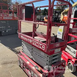 2018 MEC MICRO 19 Scissor Lift