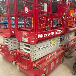 2018 MEC MICRO 19 Scissor Lift