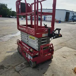 2019 MEC MICRO 19 Scissor Lift