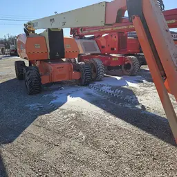 2013 JLG 800AJ Articulating Boom Lift