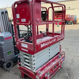 2018 MEC MICRO 19 Scissor Lift