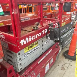 2018 MEC MICRO 19 Scissor Lift