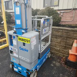 2017 Genie GR-20 Self-Propelled One-Person Lift