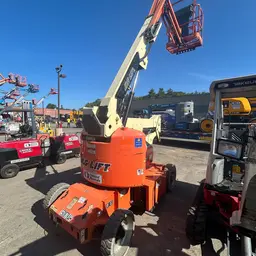2015 JLG E400AJPN Articulating Boom Lift