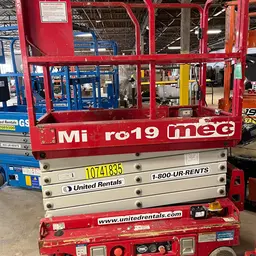2018 MEC MICRO 19 Scissor Lift