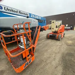 2016 JLG E400AJPN Articulating Boom Lift