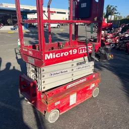 2018 MEC MICRO 19 Scissor Lift